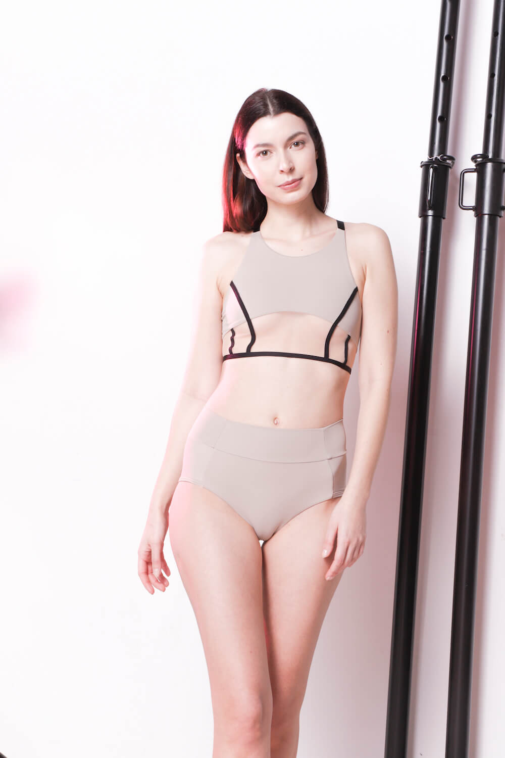 MilaKrasna_poledance_NADJA_bottom_nude_front_PIA_topnude_front